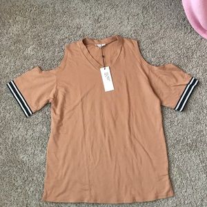 🌻Beige Cut off shoulder